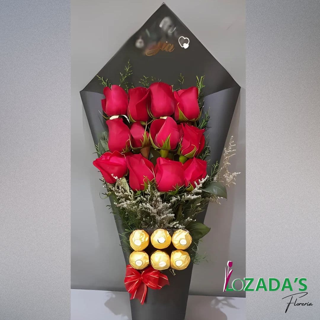 Ramo de 12 Rosas y Bombones - Entrega hoy mismo en Santiago - Amor en Estilo