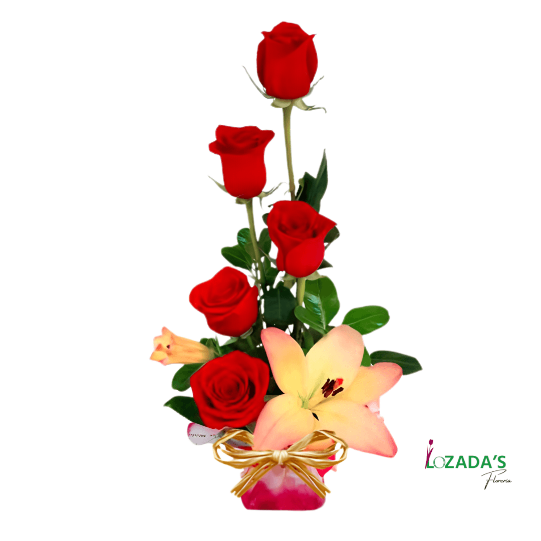 Belleza - Arreglo de 5 Rosas Rojas y 1 Flor de Lilium